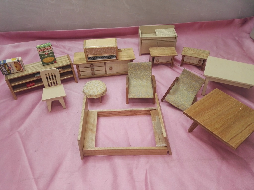 stare zabawki drewniane mebelki lalek szafki krzesło fotel inne DrOETKER