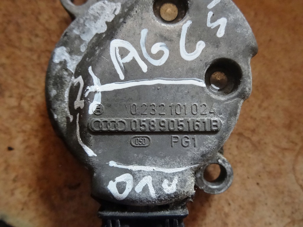 AUDI A6 C5 2.4B CZUJNIK POŁOŻENIA WAŁKA 058905161