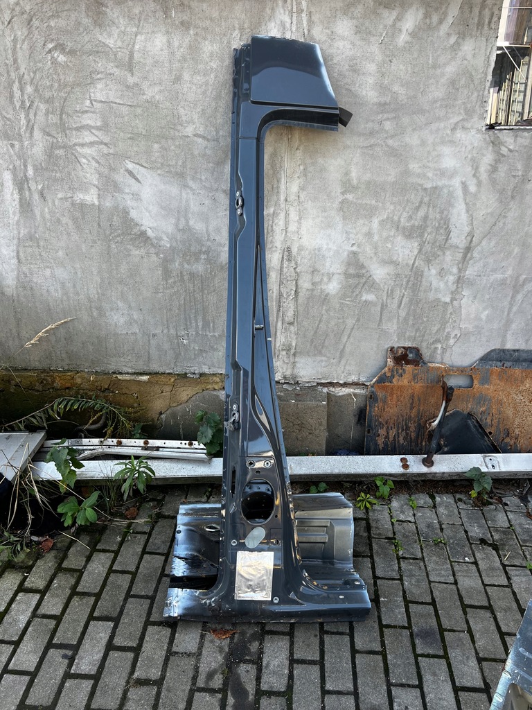 Iveco Daily VI 2014- słupek środkowy B prawy próg