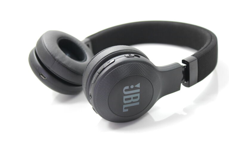 SŁUCHAWKI JBL HARMAN E45BT