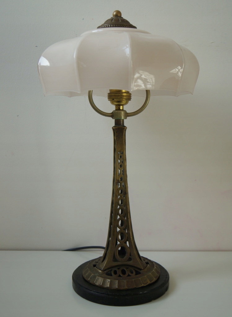 lampa z 1920 roku