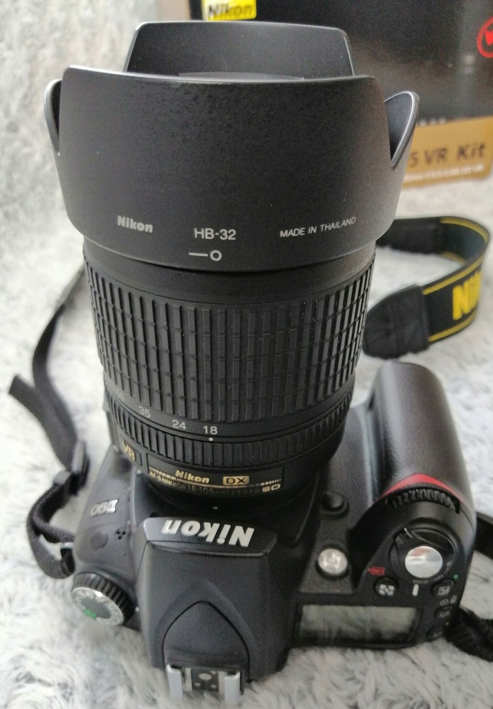 Nikon D90 z Nikkor 18-105 VR dodatki