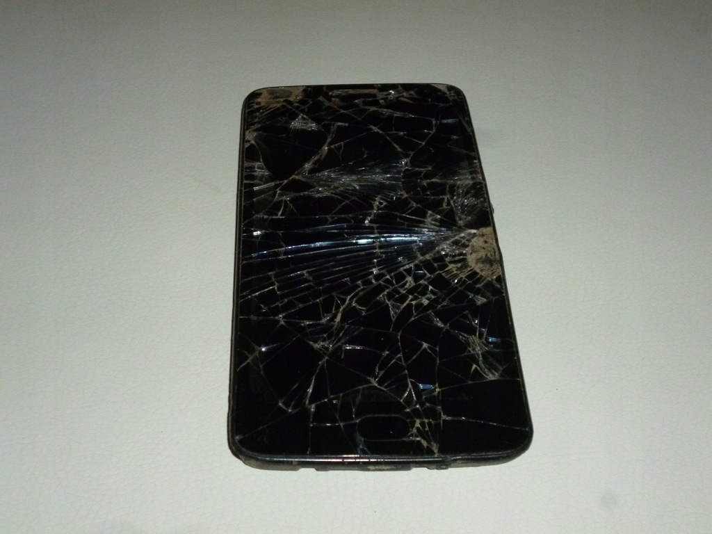 Motorola Moto E4 XT1761 telefon uszkodzony