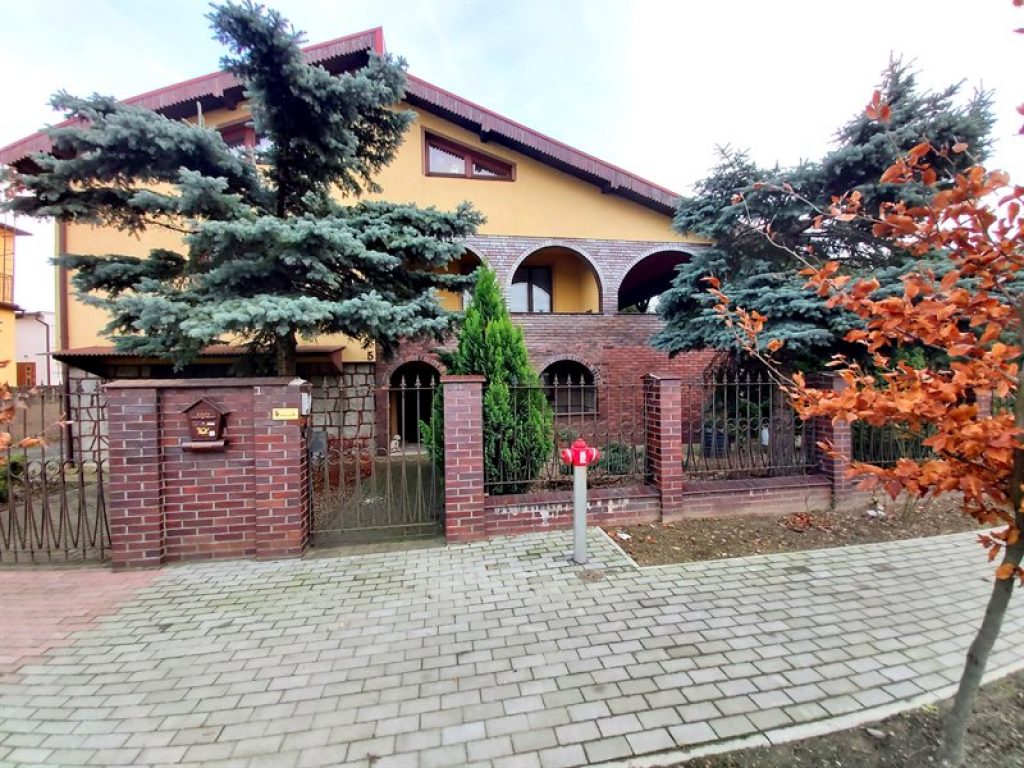 Dom, Pępowo, Pępowo (gm.), 280 m²