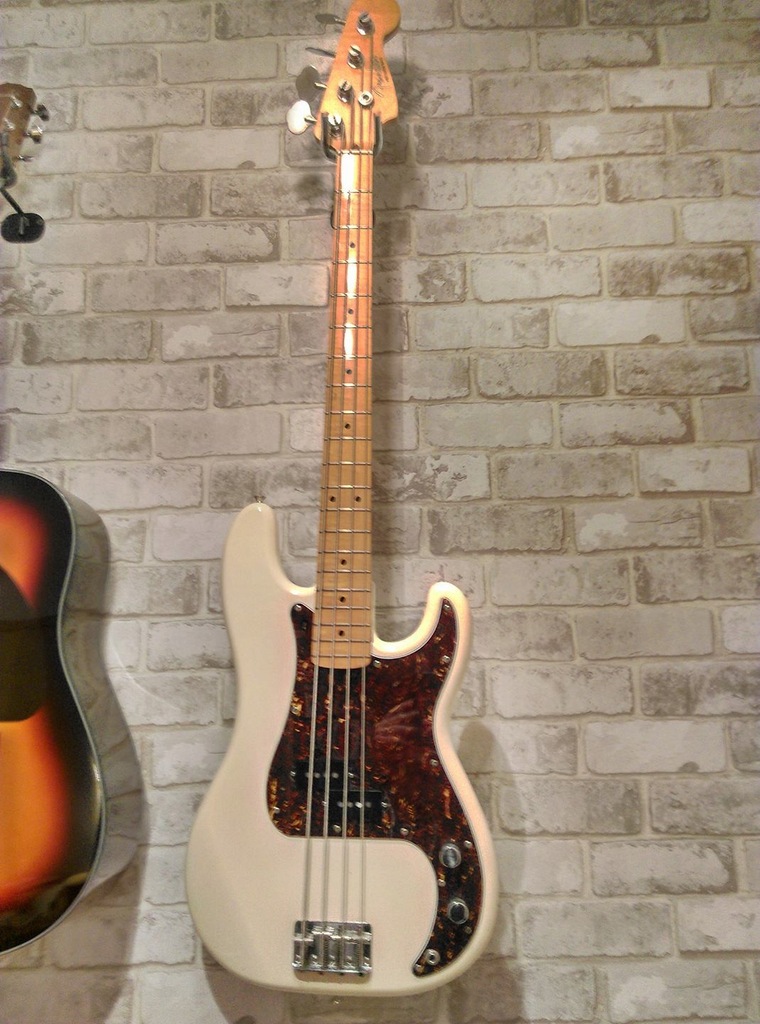 Fender Precision Bass アイボリー Fender Made in Japan Traditional 70s Precision Bass (Arctic