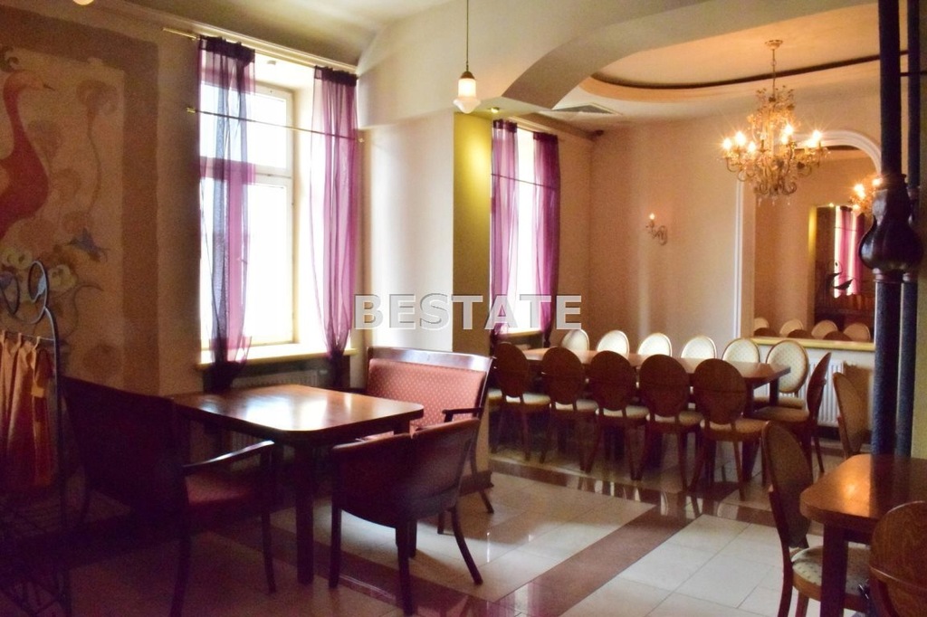 Komercyjne, Tarnów (gm.), Tarnowski (pow.), 100 m²