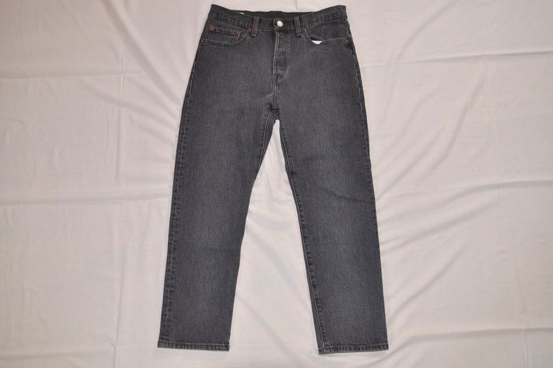 levi's 501 crop jeans dancing in the dark