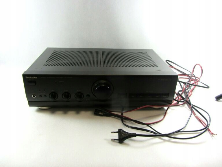 WZMACNIACZ TECHNICS V300 MARK2