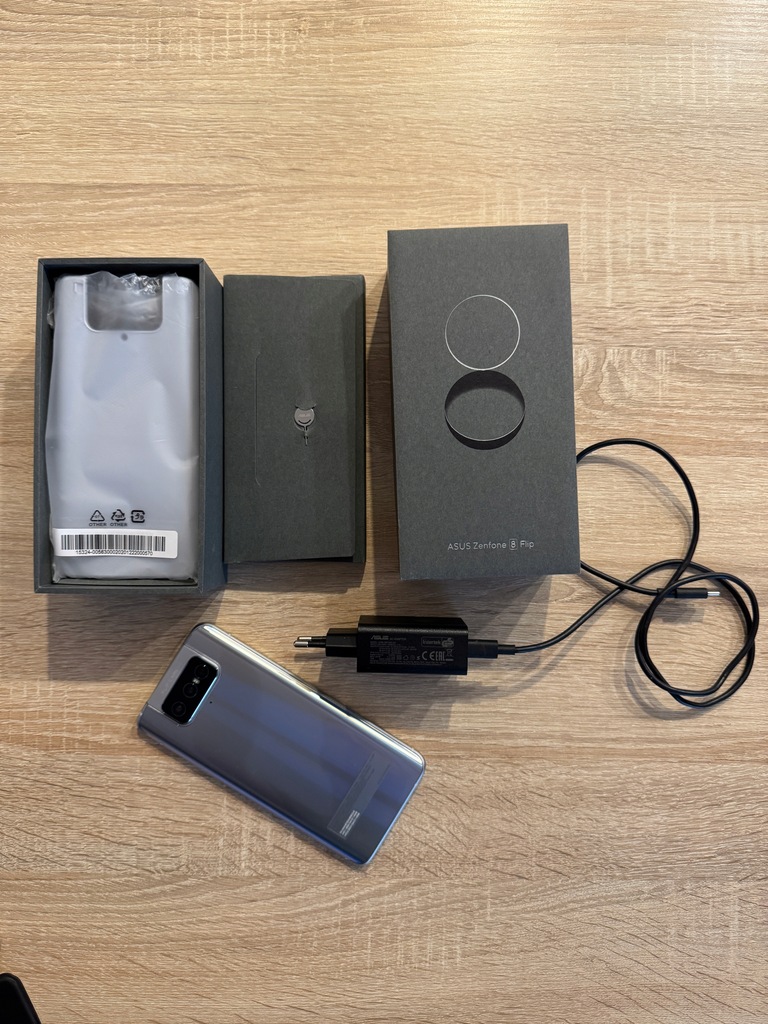 Smartfon Asus 8 Flip 8 GB / 256 GB 5G srebrny