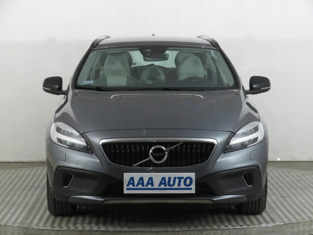 Купить Volvo V40 Cross Country 1.5 T3, Салон Польша: отзывы, фото, характеристики в интерне-магазине Aredi.ru