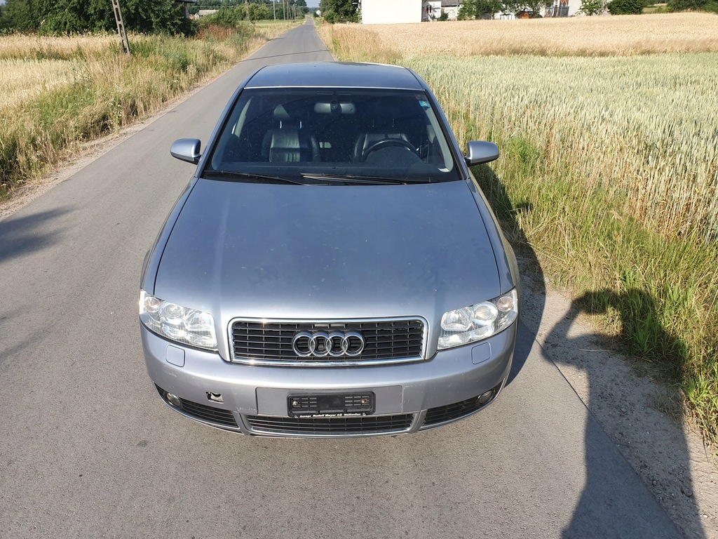 Maska Audi A4 B6 LY7J