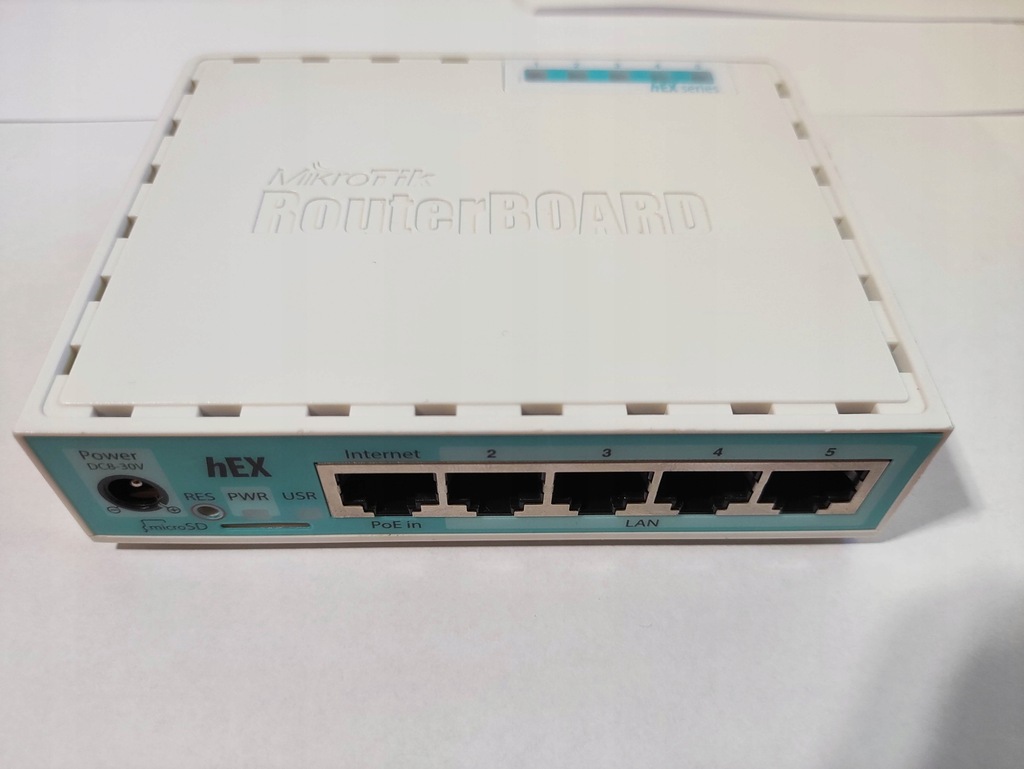 Router przewodowy MikroTik RB750GR3