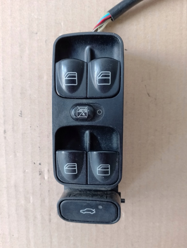 Interrupteur Lève-vitre Pour Mercedes W203 (2000-2007) - Référence A2038210679, Côté Gauche Avant