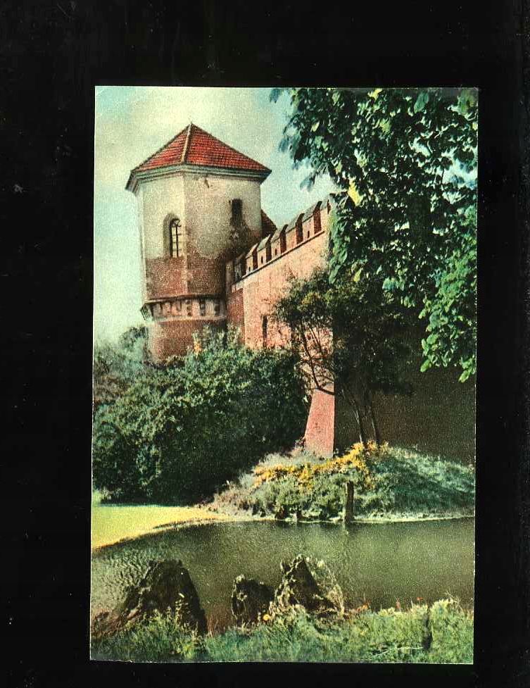 013 Oporów zamek z XV wieku