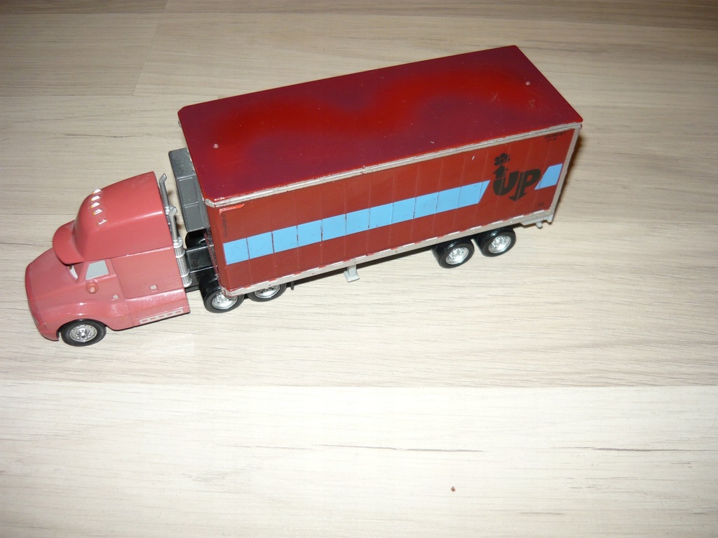 Mattel Auta 2 Ciężarówka z Naczepą Oliver + gratis