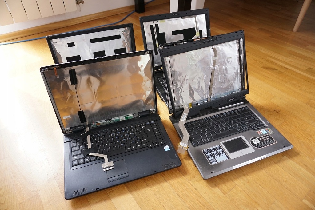 4x Laptop Asus Acer + router + myszki GRATIS