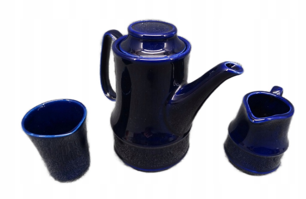 Ceramiczny serwis w kolorze niebieskim dzbanek mlecznik kubek