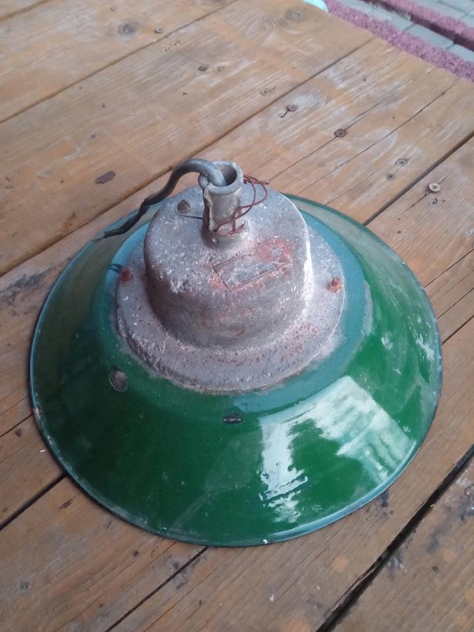 Lampa przemysłowa emaliowana klosz zabytek