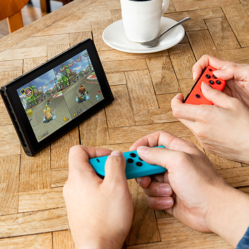 Купить Консоль Nintendo Switch Neon Red&Blue Joy-Con: отзывы, фото, характеристики в интерне-магазине Aredi.ru