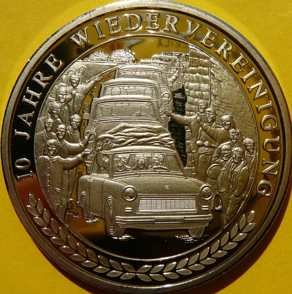 AUTO TRABANT P601 SAMOCHÓD DDR OTWARCIE GRANIC 1990