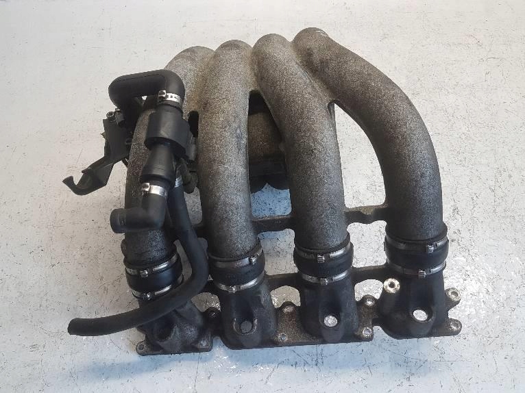 KOLEKTOR SSĄCY AUDI A4 B5 1.8