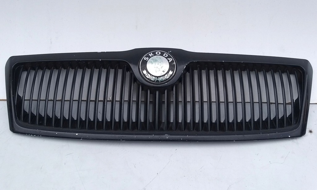 SKODA OCTAVIA II KRATKA ATRAPA GRILL 1Z0853668