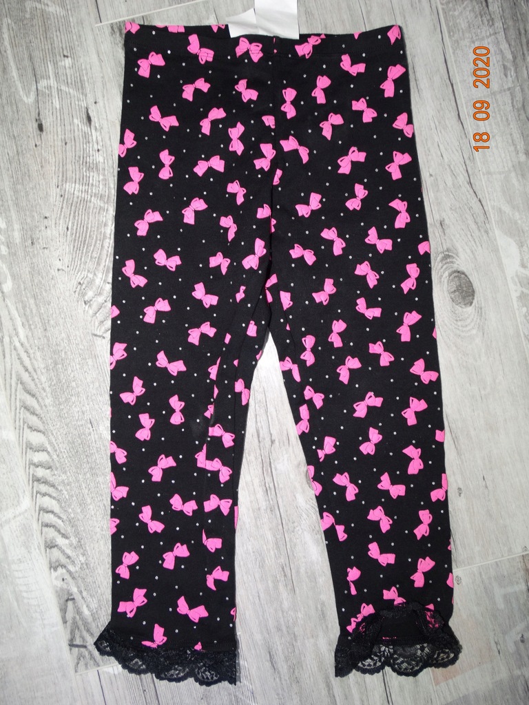 PIĘKNE LEGGINSY 3/4 CZARNE W KOKARDKI 140 CM