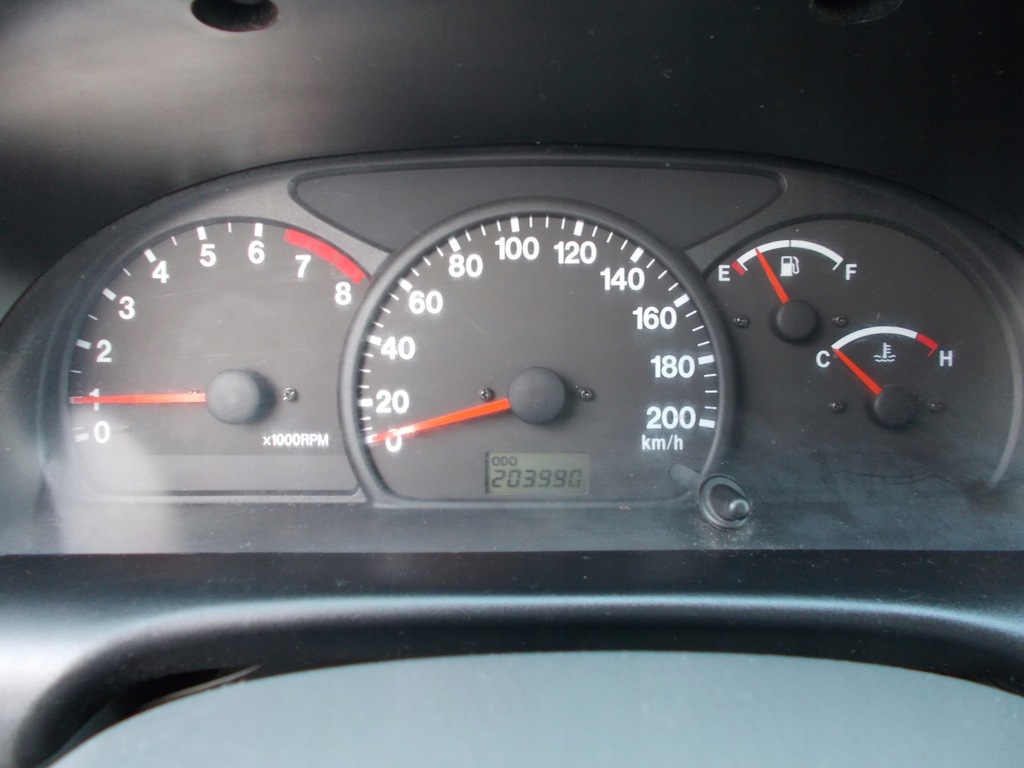Купить Suzuki grand vitara / 4x4 / 2.0 бензин / для бездорожья: отзывы, фото, характеристики в интерне-магазине Aredi.ru