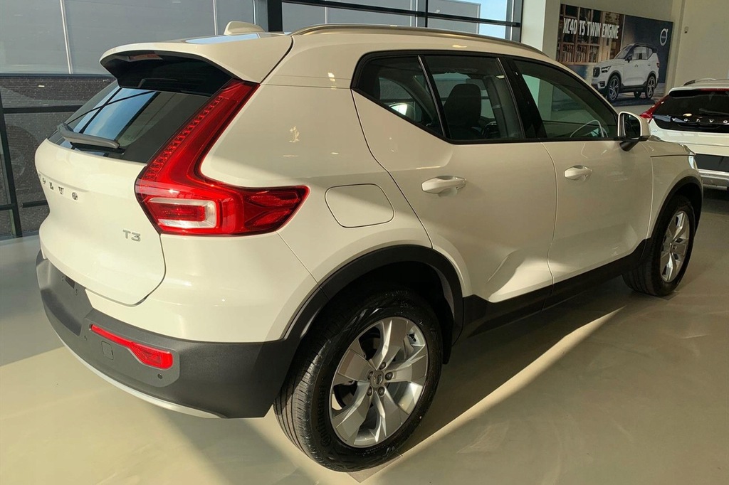 Купить Volvo XC40 1.5 T3 (163 л.с.) | MOMENTUM PRO + парковая задница: отзывы, фото, характеристики в интерне-магазине Aredi.ru