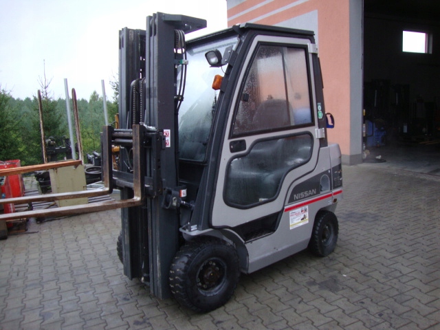 wózek widłowy NISSAN P1F1A18J LPG 2011r DEMO