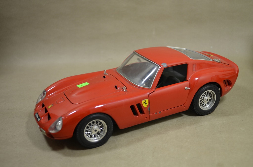 FERRARI GTO 1962 BURAGO 3011 SKALA 1/18 - 11933881076