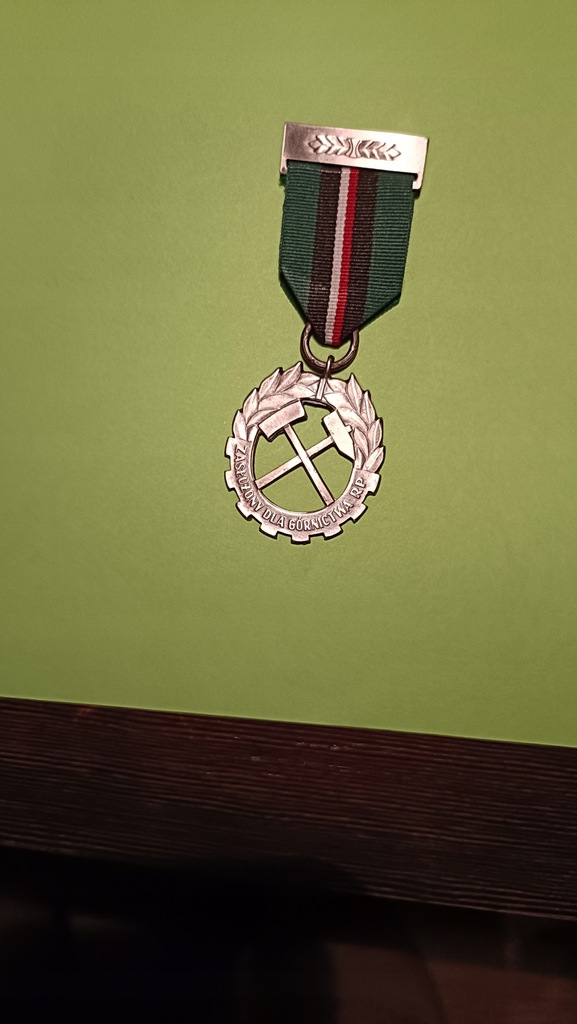 Odznaka Zasłużony dla Górnictwa RP - srebrna