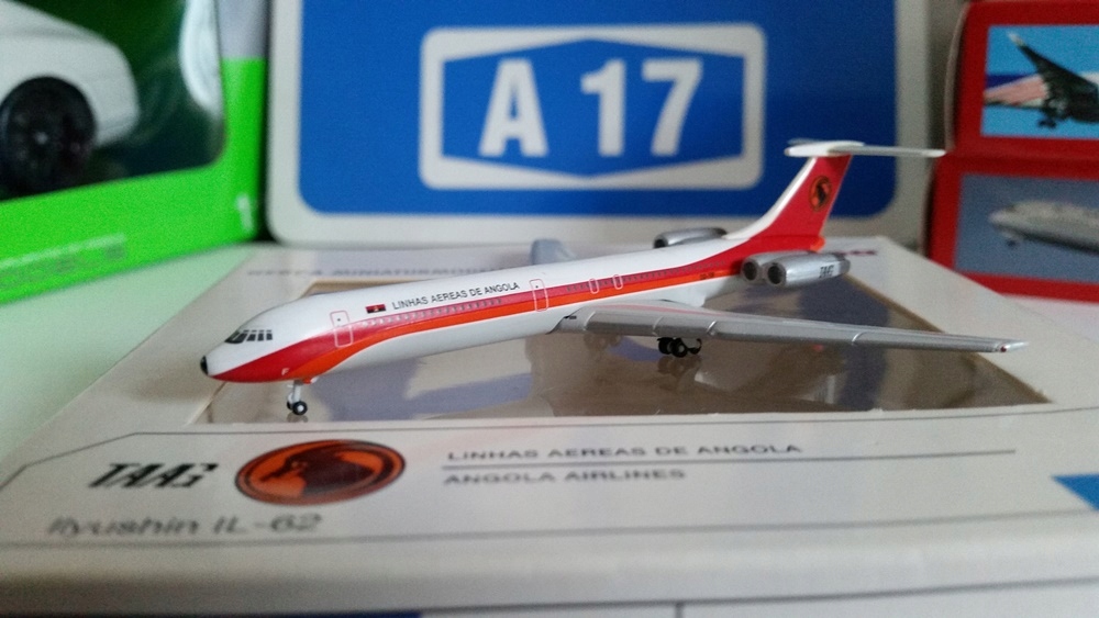 Купить 1:500 Ил-62 TAAG Angola Airlines Herpa: отзывы, фото, характеристики в интерне-магазине Aredi.ru
