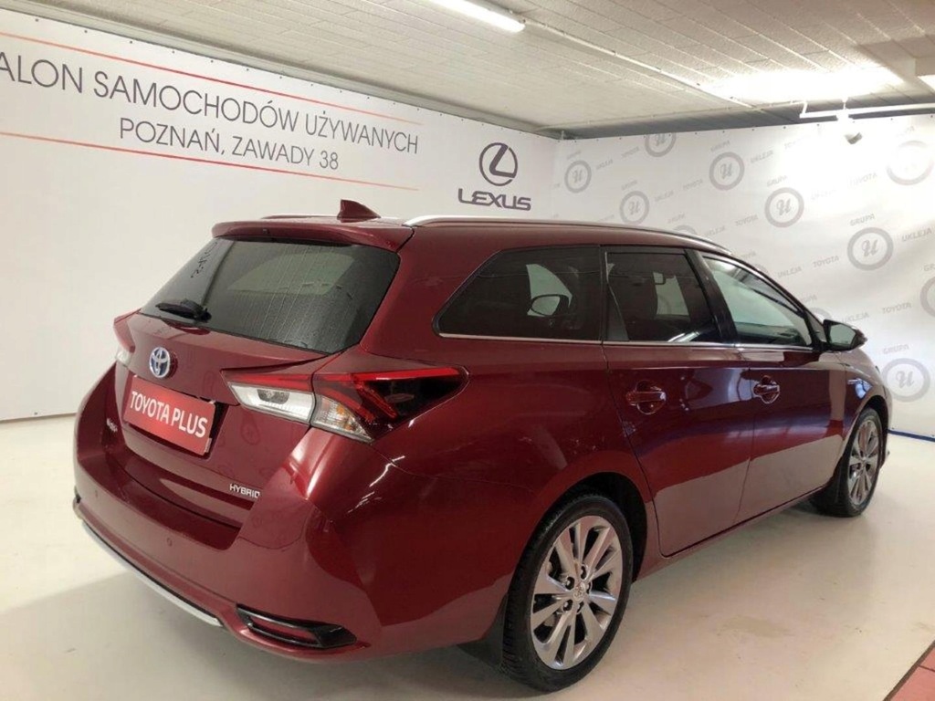 Toyota Auris Hybrid 135 Prestige + Executive + Nav