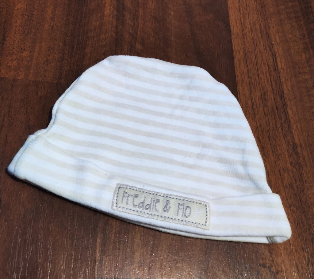 Freddie&Flo śliczna czapeczka dla noworodka