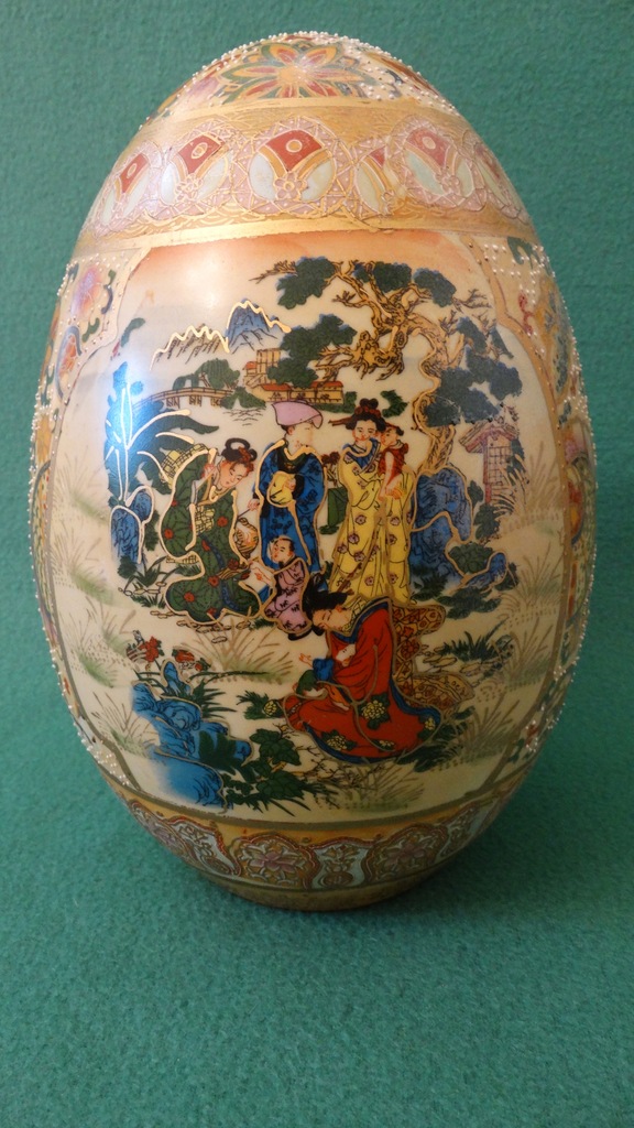 Prześliczne, wielkie jajo z porcelany