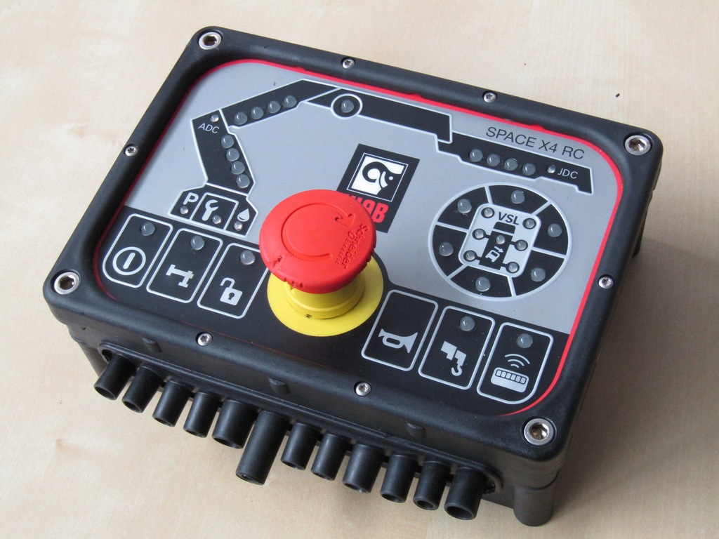 Купить HIAB SPACE X4 RC + ПАНЕЛЬ УПРАВЛЕНИЯ HIAB X4 ST отзывы, фото и характеристики на Aredi