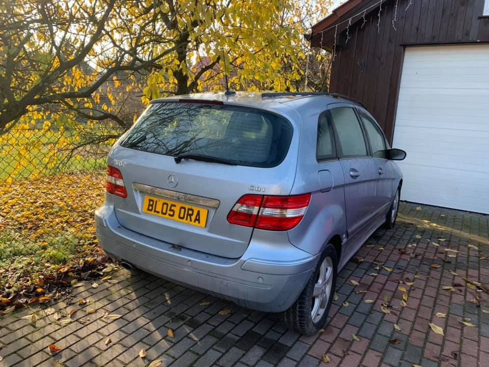 Mercedes B klasa Anglik w całości lub na części