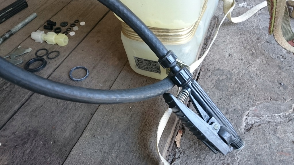 OPRYSKIWACZ PLECAKOWY RĘCZNY PILMET-SANO 2 - 9163312643 - oficjalne