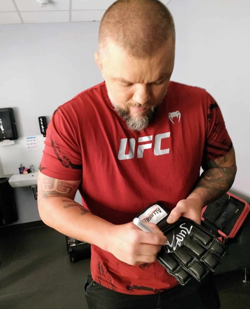 Łukasz Jurkowski - Juras - KSW - rękawica z autografem (bks)