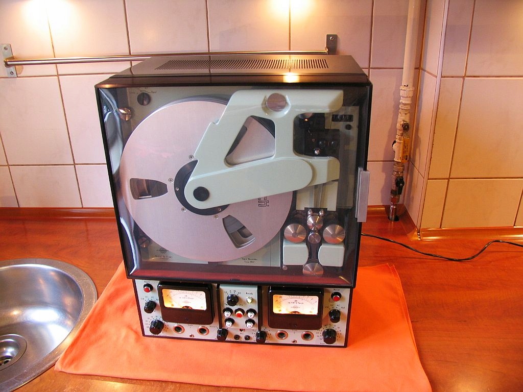 Bruel & Kjaer Type 7001 Tape Recorder