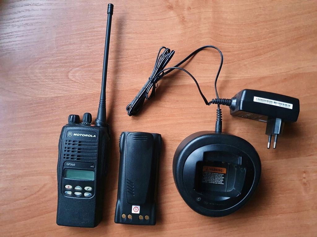 Motorola GP360 UHF z ładowarką