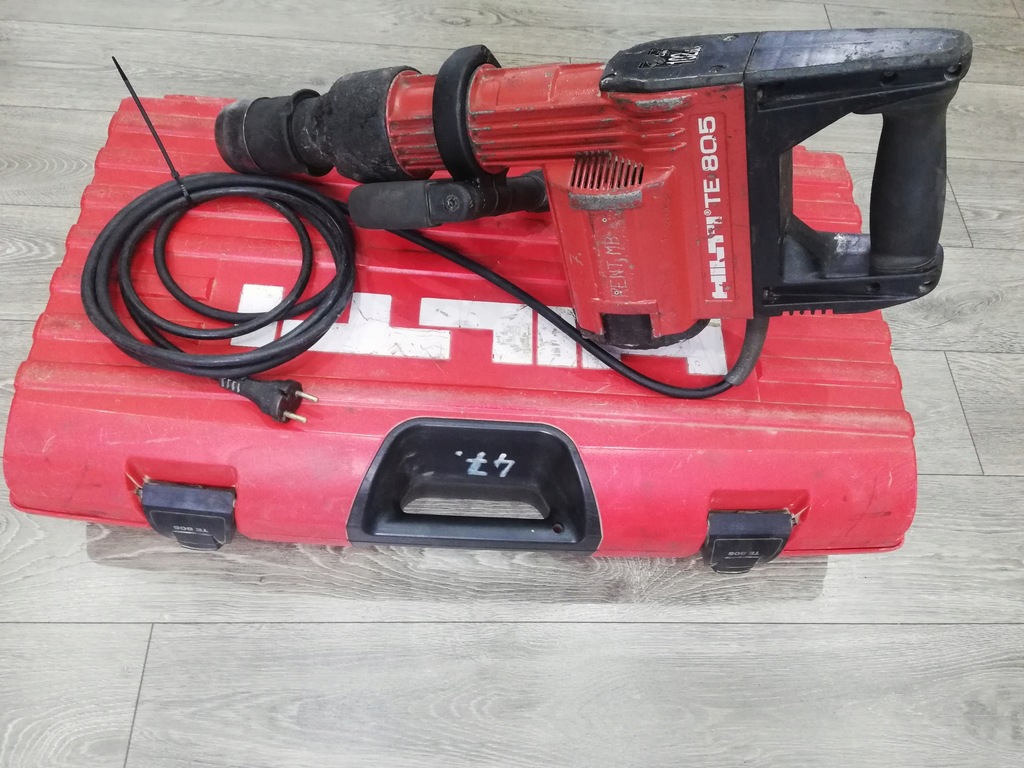 Młot wyburzeniowy HILTI TE 805 + dłuto + walizka