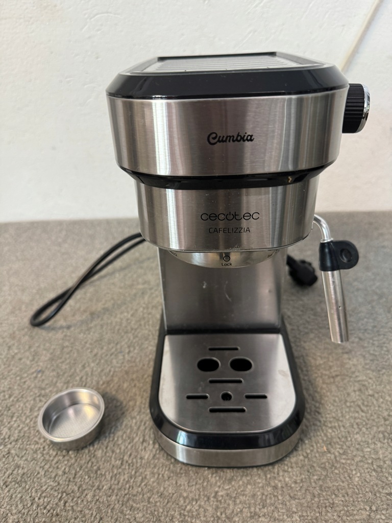 Kolbowy ekspres ciśnieniowy Cecotec Cafelizzia 790 1350 W srebrny OPIS