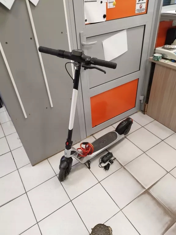 HULAJNOGA ELEKTRYCZNA ALFA ROMEO ARO BIAŁA V2 + ŁADOWARKA