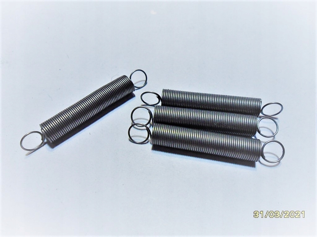 Sprężynka rozciągliwa dł.23 mm ,śred.4,8 mm -4 szt