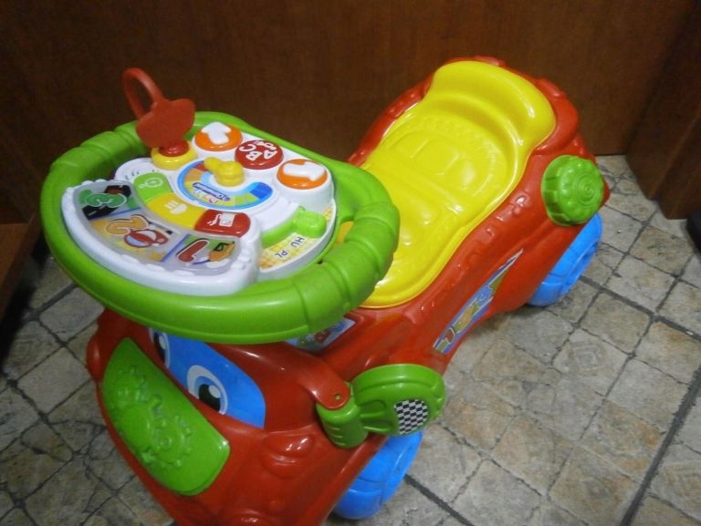 INTERAKTYWNY JEŹDZIK MIKOŁAJ 2W1 CLEMENTONI