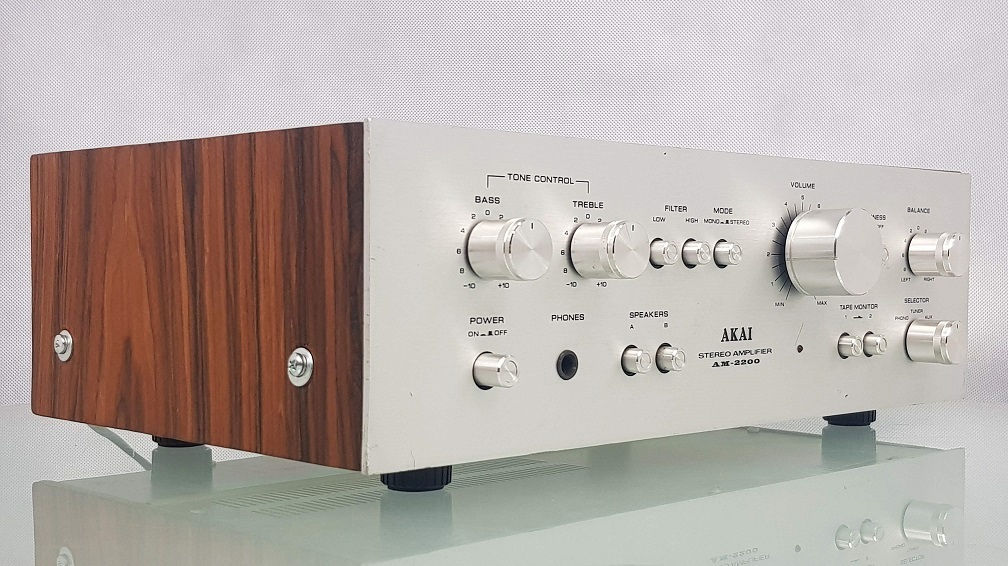 AKAI AM2200 WZMACNIACZ STEREO VINTAGE W DREWNIE 7411454217