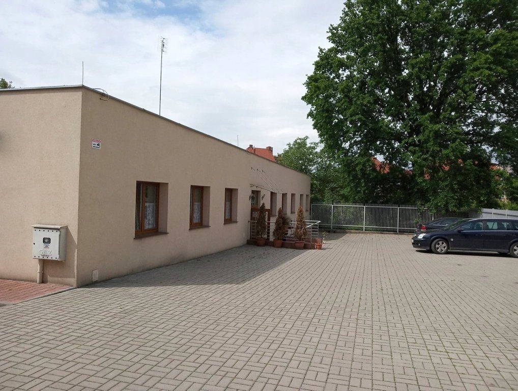 Komercyjne, Gniezno, Gnieźnieński (pow.), 270 m²