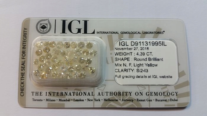 Naturalne diamenty 4.39 ct , certyfikat IGL. 43szt